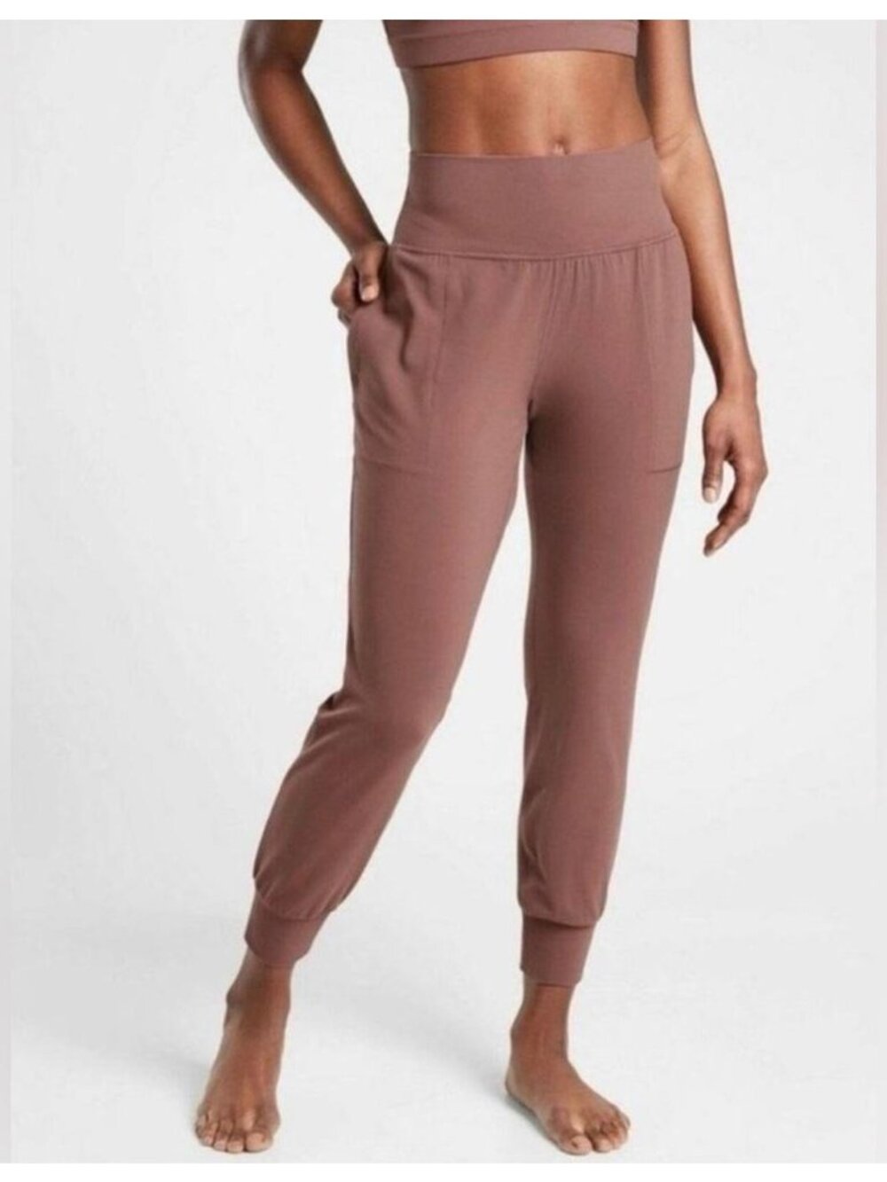 Athleta Salutation Jogger in Soft Stretchy Powervita Knit